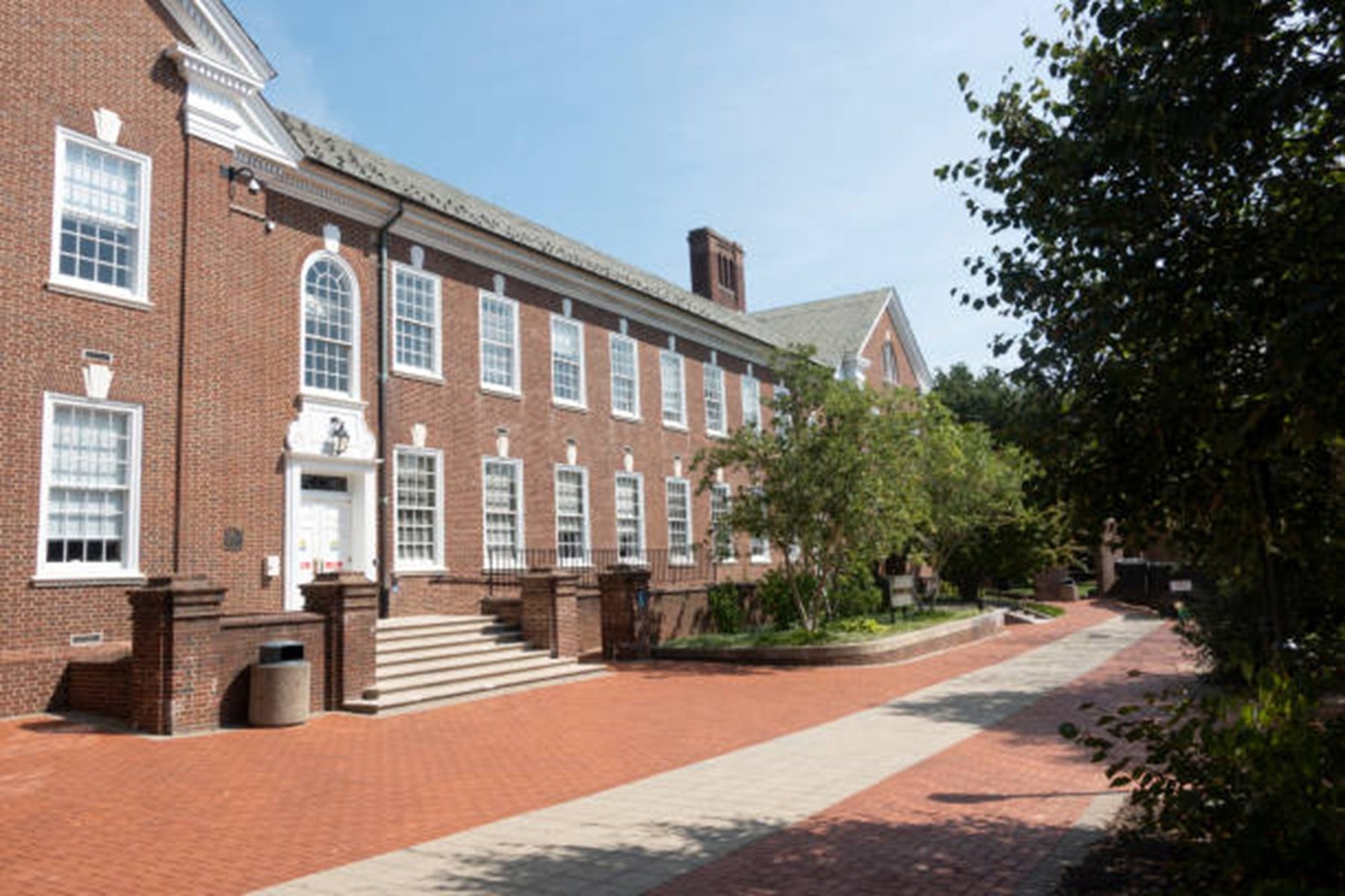 University of Delaware South Academy Hall